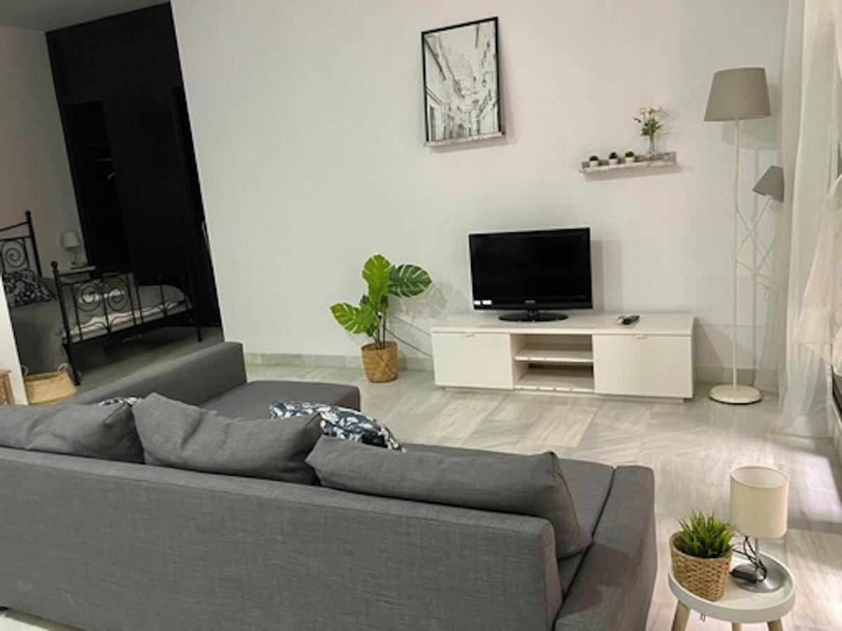 Holidays2Malaga Jinetes Junto Casco Historico & Parking Apartment ภายนอก รูปภาพ